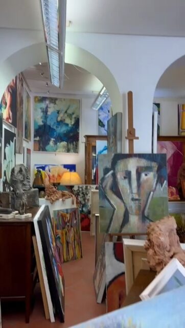 Today's sneak peek of the Gallery. 
Quite a few new artists and pieces. 
Can you guess which ones?

#contemporaryart #artgram #italianartist #chiantilovers #tuscanart #castellinainchanti #localbusiness #tuscany #artlovers #localartist #artwillsaveus #chiantilove #artgallery #arteintoscana #contemporaryartists #chianti #castellinainchianti #artworldwide #labottegaartgallery #artoftheday #abstract